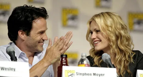 anna_paquin_stephen_moyer_comic_con2 anna_paquin_stephen_moyer_comic_con2