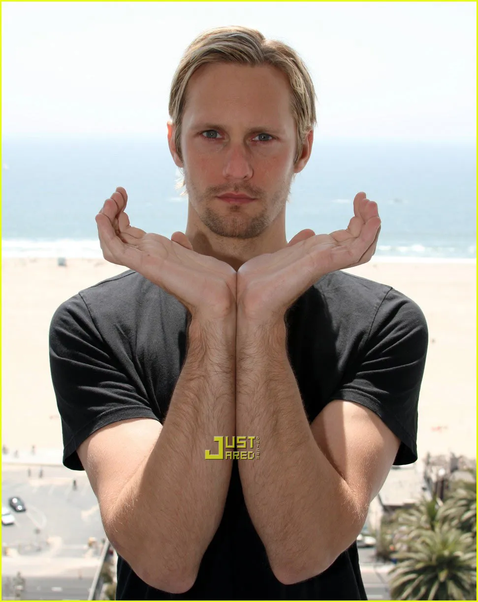 alexander_skarsgard_true_blood_tails_for_whales2 alexander_skarsgard_true_blood_tails_for_whales2