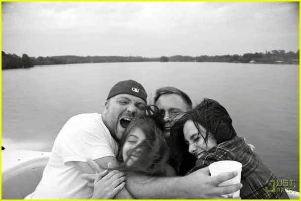 alexander-skarsgard-straw-dogs-5 alexander-skarsgard-straw-dogs-5