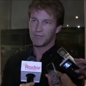 stephen-moyer-dog-rescue