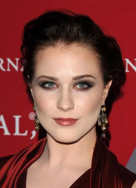 Evan-Rachel-Wood-Fashion-Show-1 Evan-Rachel-Wood-Fashion-Show-1