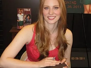 Deborah Ann Woll Pose