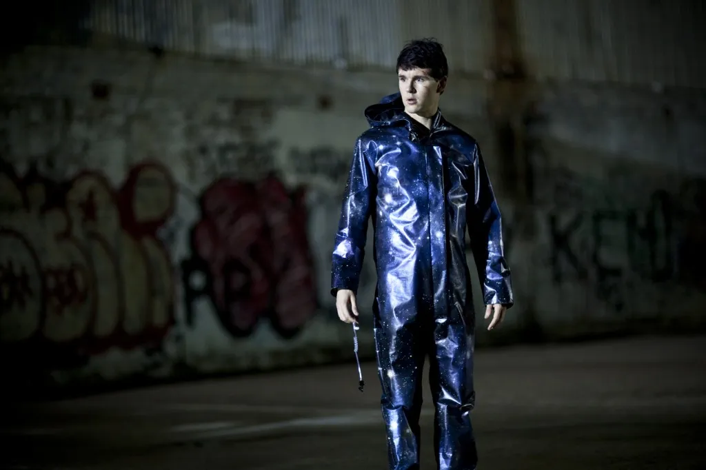 Kwanten as Griff in blue suit (Indomina Releasing) Kwanten as Griff in blue suit (Indomina Releasing)